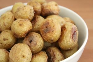 salt-crusted-baby-potatoes-02