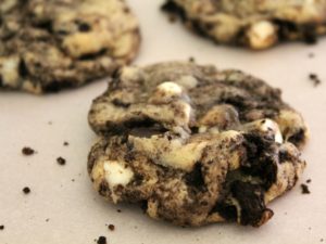 Cookies and Cream Cookies with White Chocolate Chips | Sam's Dish